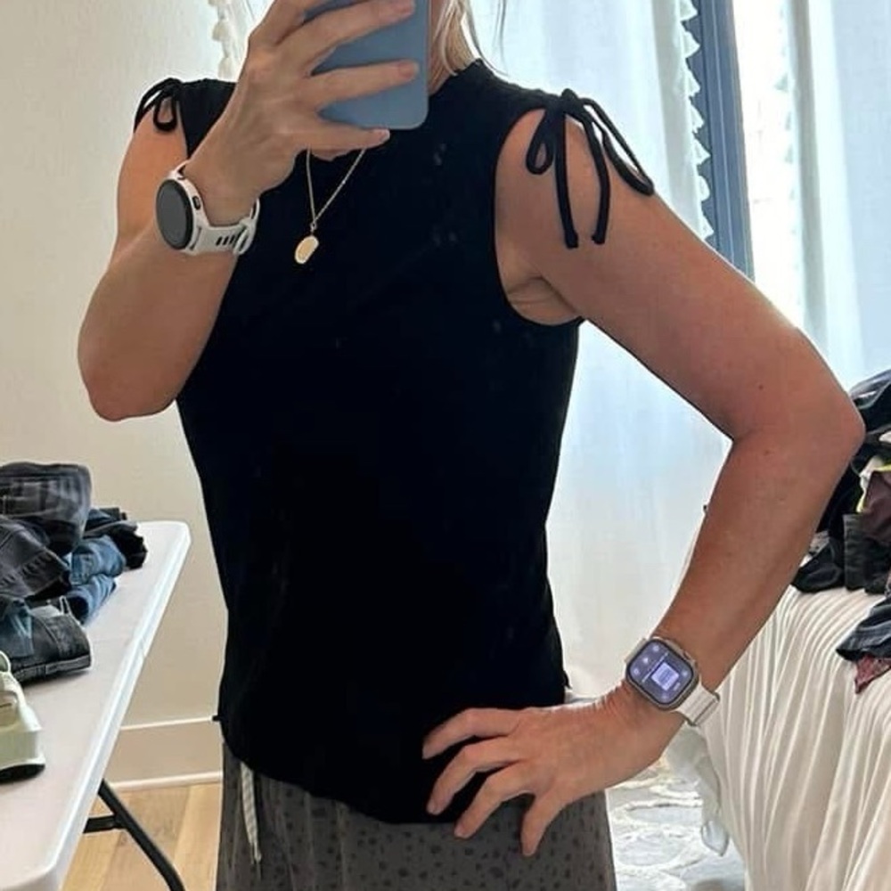 Evereve Black Sleeveless Tie Shoulder Sleeveless Top